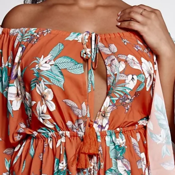 Off The Shoulder Floral Romper - Picture 3 of 4